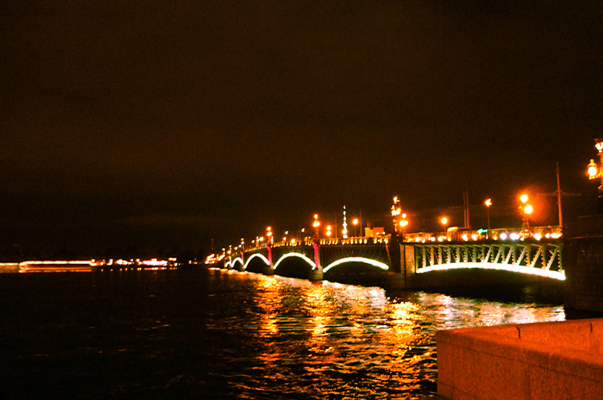 Neva river (Saint-Petersburg) [Alexander Shemetev]