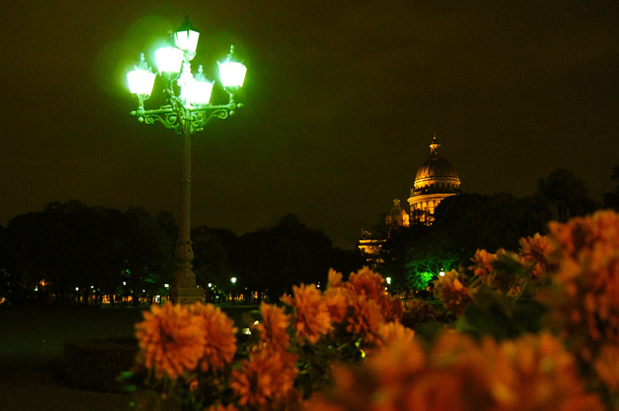 Saint Isaak Cathedral at Saint-Petersburg [Alexander Shemetev]